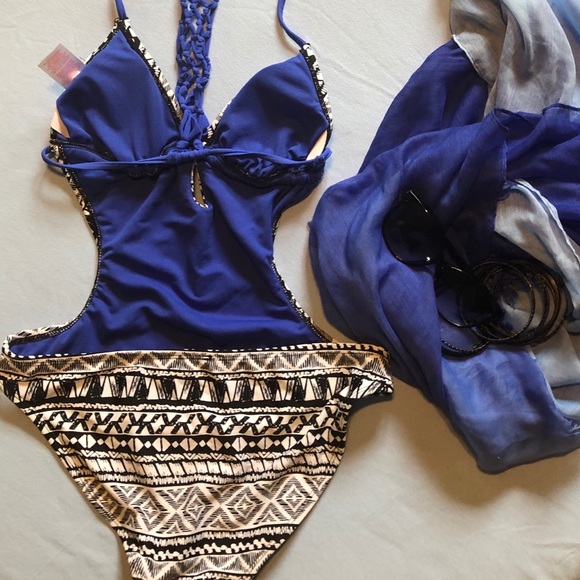 Medium Swimsuit - Picture 2 of 3